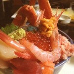 Nihon Ryouri Buhei - 海鮮丼で一番のお気に入りのお店♡どどーん
