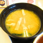 Matsuya - オリジナルハンバーグカレー　７３０円（税込）の味噌汁のアップ【２０２２年５月】