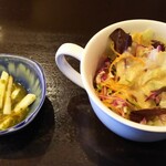 うみからそらへ - サラダと小鉢（長芋のメカブ和え）