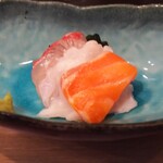 うみからそらへ - 刺身は  サーモン  生タコ  カンパチ