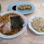 北珍 - ラーメン  C セット     1020円