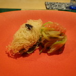 野嵯和 - タラの芽のカダイフ巻き揚げ、ズッキーニのパスタ風添え