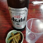 Sobadokoro Nishimura - 瓶ビールと自家製きんぴら。