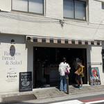 ラシーヌ ブレッド&サラダ - 外観│祝日12:33頃訪問