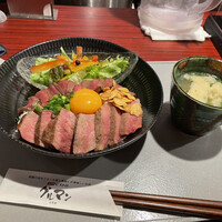 馬刺しと焼き鳥 グルマン三年坂 - 