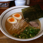 塩とんこつラーメン