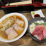 喜多方食堂 麺や 玄 - 醤油ラーメンと 半本鮪丼