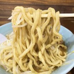 麺工房 武 - 菅野製麺の太麺。