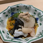 寿司 中川 - オコゼ。身と胃袋、内と外の皮、肝。