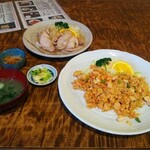 かつれつ庵 - エビピラフとロースにんにく焼