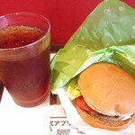 ロッテリア - 料理写真:ソイ野菜ハンバーガーコンビアイスティー495円税込ｗ