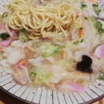 Werukamu Kicchi Nekimae - 皿うどんは途中でソースで味変を楽しみました。