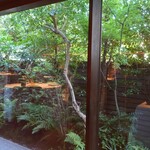 レフェルヴェソンス - 中庭