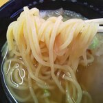 Sushiro - あっさりしたスープにこのエッジのある中麺がええ感じ