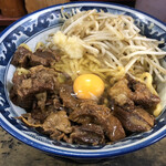 らーめんしょっぷ 中吉 - 料理写真:牛すじぶっかけ(900円) 麺並・ニンニクあり