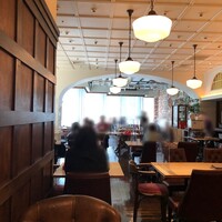 シンガポール・シーフード・リパブリック 大丸梅田 - 店内