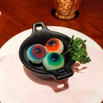 ハチカフェ - カルピスゼリーで食べられる目玉