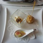 葉山庵Tokyo - 左上から時計回りに　
      「豆乳のブラマンジェ」「チーズと里芋のシュー」「イチジクと冬瓜と生ハム」