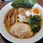 山亀家 - 醤油ら～めん+味玉