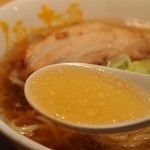 Jinrui Mina Menrui - らーめん macro（マクロ） スープ
