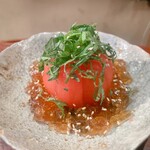 おや鶏・串焼きとレモンサワー なると - 丸ごとトマトのポン酢ジュレ