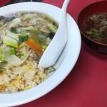 Shanhai Tei - むきあさりと野菜のあんけけチャーハン（スープ付）