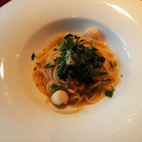 Ristorante 美郷 - 半分ずつ取り分けて下さるパスタ1品目、イタヤ貝貝柱と小松菜のインツィミーノ