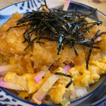 江戸屋 - 知ってか知らずか？
今、トレンディな「とじないカツ丼」が出てきました！