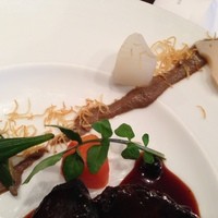 ルカンケ - 【メイン】黒毛和牛ホホ肉のカシス煮込み5点温野菜が美しく☆
                  