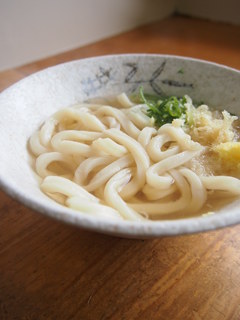 西端手打 上戸 - かけうどん（小）