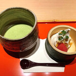 日本焼肉はせ川 - 抹茶　ソフトクリームとわらび餅　苺