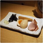 貪瞋癡 - 別皿で運ばれてくるトッピング