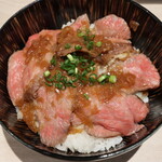 キッチン BROS - 伊良湖黒牛 サーロインステーキ丼