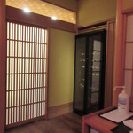 鮨 さかい - 店内の一角にセラー