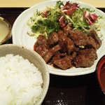 臍 - サイコロステーキ定食