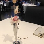 Gentillesse KOMACHI - テーブルの上の花