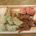 ディオ - 彩りおつまみ 盛り合わせ (税抜)98円→69円 ※開封後(2022.05.04)