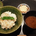 薪鳥新神戸 - 鳥そぼろと筍のご飯 + 韮 + 味噌汁