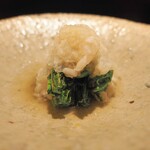 薪鳥新神戸 - 長野県産 天然こごみと鬼おろしのみぞれ和え（アップ）