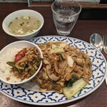 Thai Restaurant BASIL - パットシーユー ミニガパオライス付き¥990-