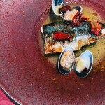 GLICINE di ACQUA PAZZA - 日高シェフといえばアクアパッツァということで。皮目をパリッと焼いてあったのがホントに美味しかった。