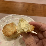 ラ・テイエ - スコーンとクロテッドクリーム