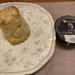 ラ・テイエ - スコーンとクロテッドクリーム