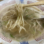 八ちゃんラーメン - 麺とスープのバランスと絡み具合が最高でした