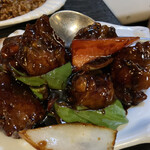 王龍 - 黒酢酢豚
カリカリに揚げられた豚肉が甘め濃いめの黒酢だれで美味しい