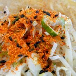 進来軒 - 具(七味唐辛子？)アップ