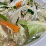 れんげ食堂 Toshu - 1日分の野菜がとれる塩スープ 接写。