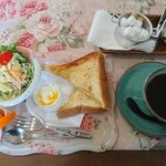 Cafe FLAT - モーニング トースト アーモンドバター 炭火珈琲