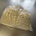 麺屋 侍 - 持ち帰り自家製麺
      1袋2人前500g