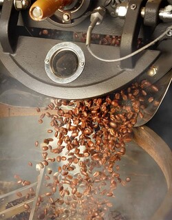 Scrop COFFEE ROASTERS - 熊谷のScrop自社焙煎工場から新鮮なコーヒー豆が届きます！